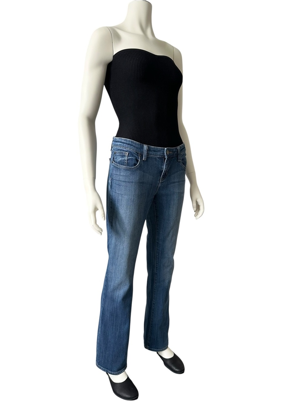 GAP Straight-Leg Jeans in Faded Blue Wash size 8/29R